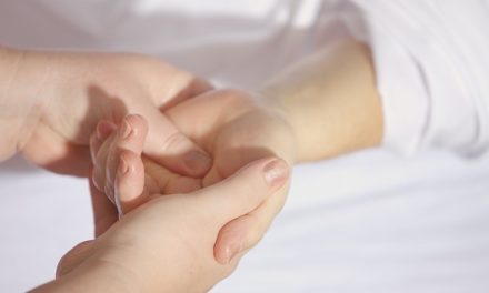 Shrige pelle sulle mani: lotta contro di esso