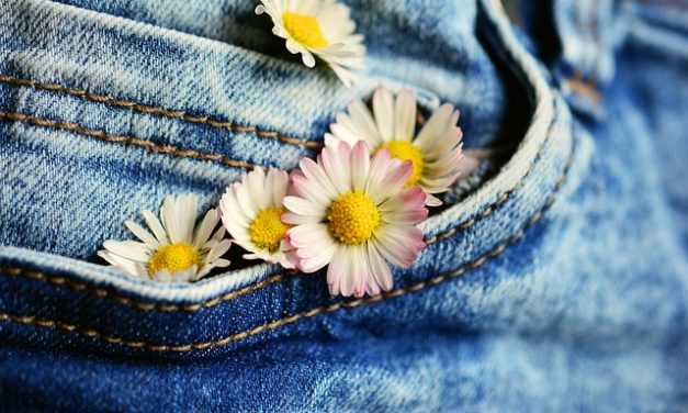 Da dove viene il nome jeans? Vale la pena conoscere i pantaloni popolari