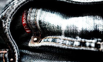 Come preparare i jeans per il tuo look usato: come preparare i jeans