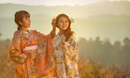 Mettere un kimono correttamente & amplificatore; legare