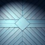Decora la tua porta del garage con adesivi: in questo modo la tua auto ottiene una bella casa