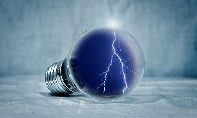 Lampada a risparmio energetico che emette luce calda: questo è ciò che si dovrebbe prestare attenzione quando si acquista