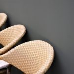 Pittura di mobili in rattan: ecco come funziona il nuovo rivestimento