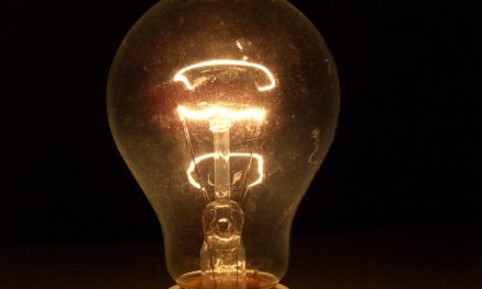 Elettricità non pagata: come evitare lo spegnimento