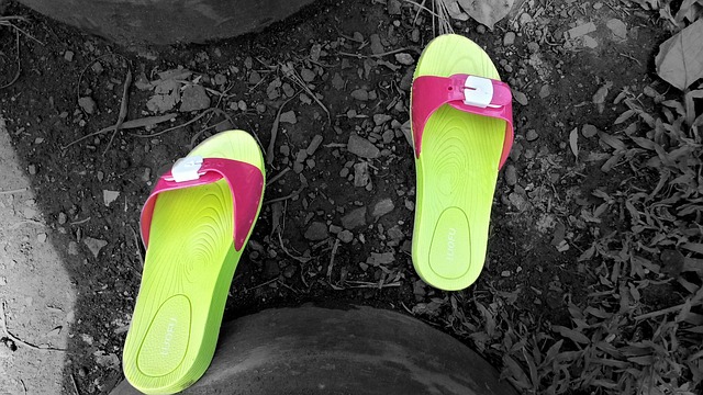 Sandali Smelly: consigli utili per prendersi cura delle scarpe estive
